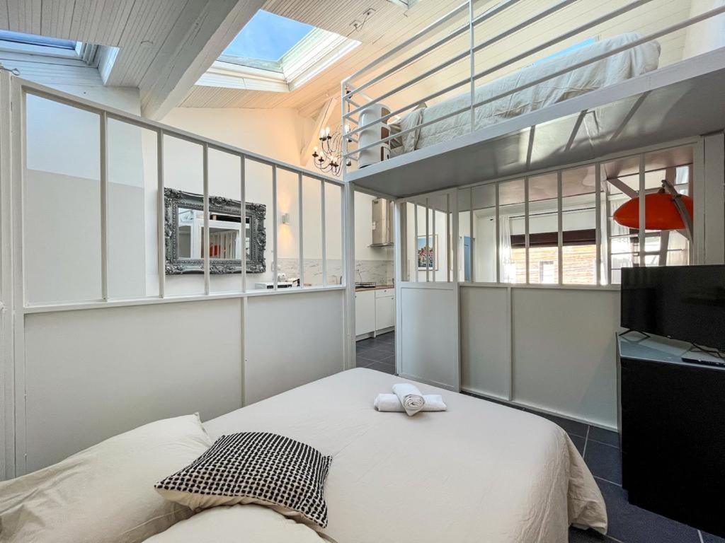 Suite Palm Spring Villeurbanne Exteriér fotografie